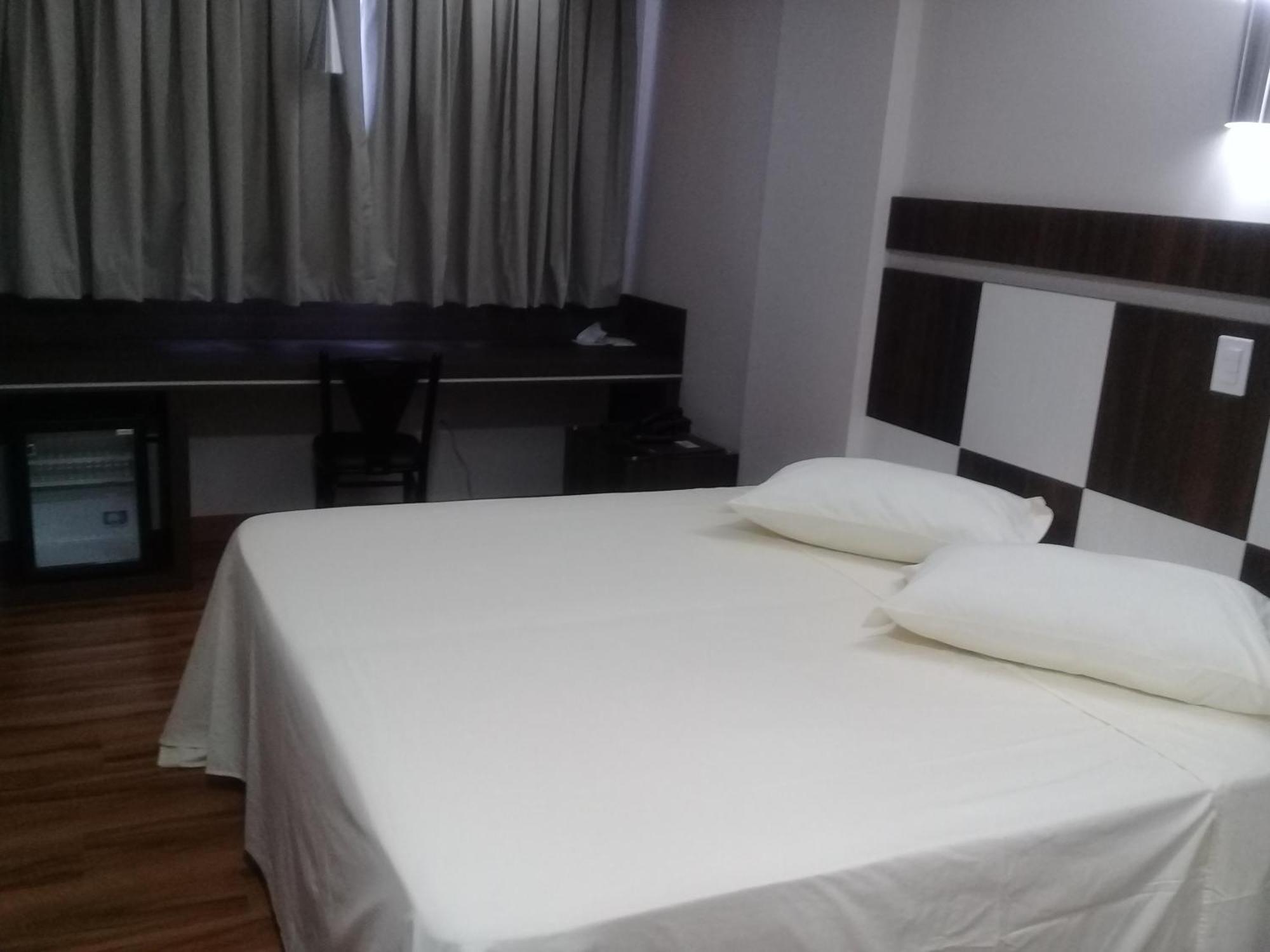 Hotel Maestro Villa Do Lago Toledo Экстерьер фото