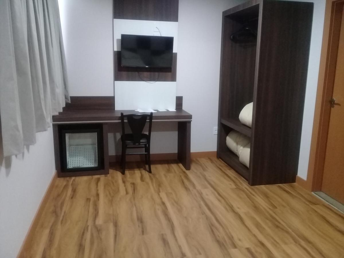 Hotel Maestro Villa Do Lago Toledo Экстерьер фото