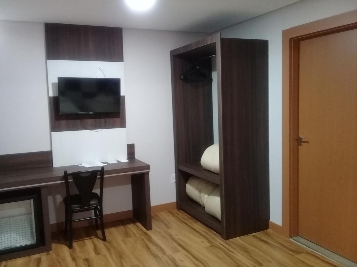 Hotel Maestro Villa Do Lago Toledo Экстерьер фото